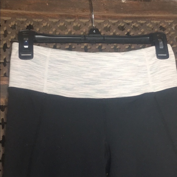 LULULEMON  under wonder crops - Picture 4 of 8